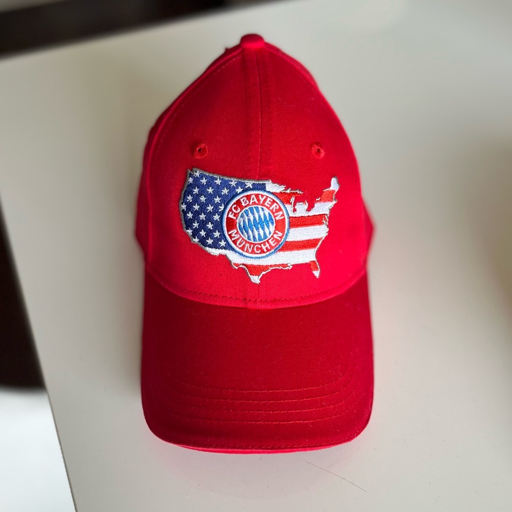 FC Bayern Munich official hat 2018, celebrating their US Summer tour